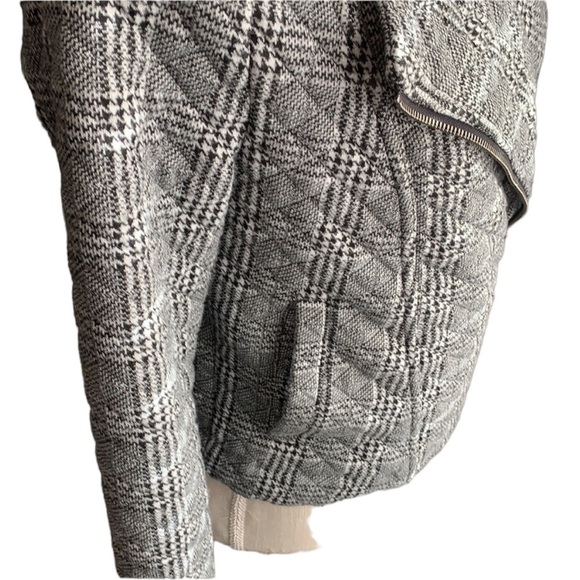 Banana Republic Quilted Plaid Blazer with Zipper & Pockets Size Medium - Picture 4 of 6